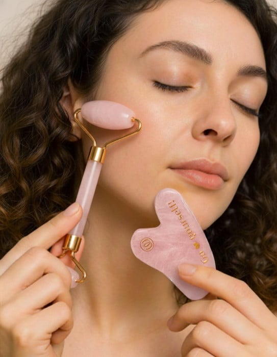 Набір гуаша ролер і скребок Womanizer Gua Sha Quartz Set - Зображення 4