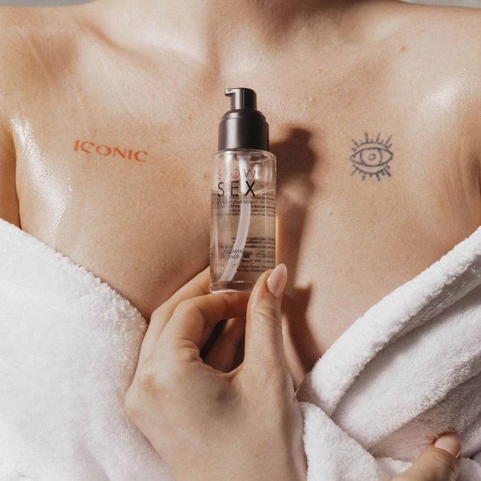 Согревающее массажное масло со вкусом кокоса Bijoux Indiscrets Slow Sex, 50 мл - Изображение 2